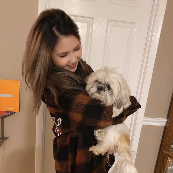 Meet your Posher, Nga - Picture 1 of 1